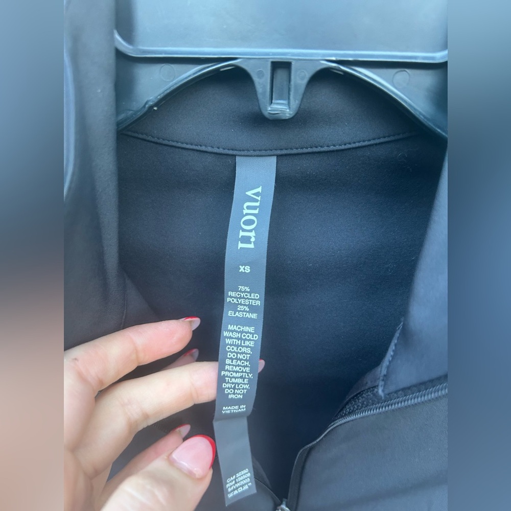 ❌SOLD❌Vuori Chilled Out Track Full Zip Athletic Jacket In Washed Black NEW - Picture 5 of 8